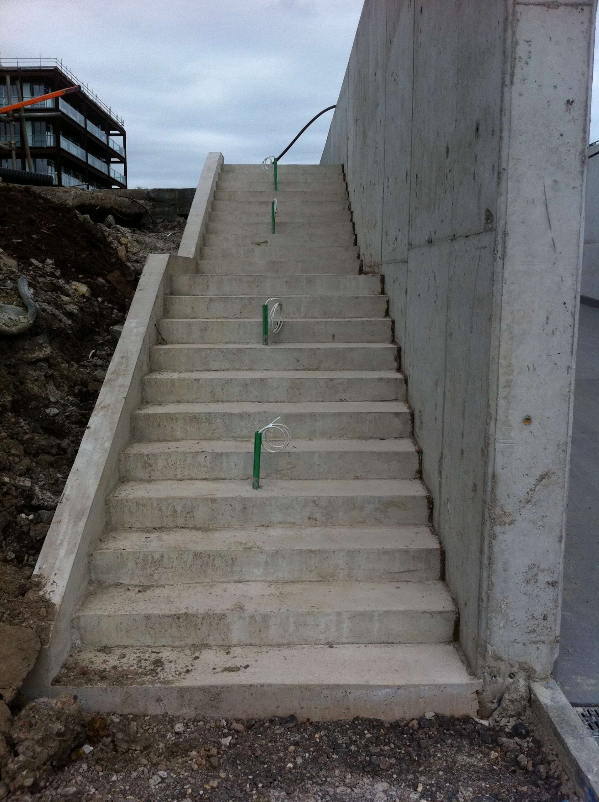 long-concrete-stairs-construction